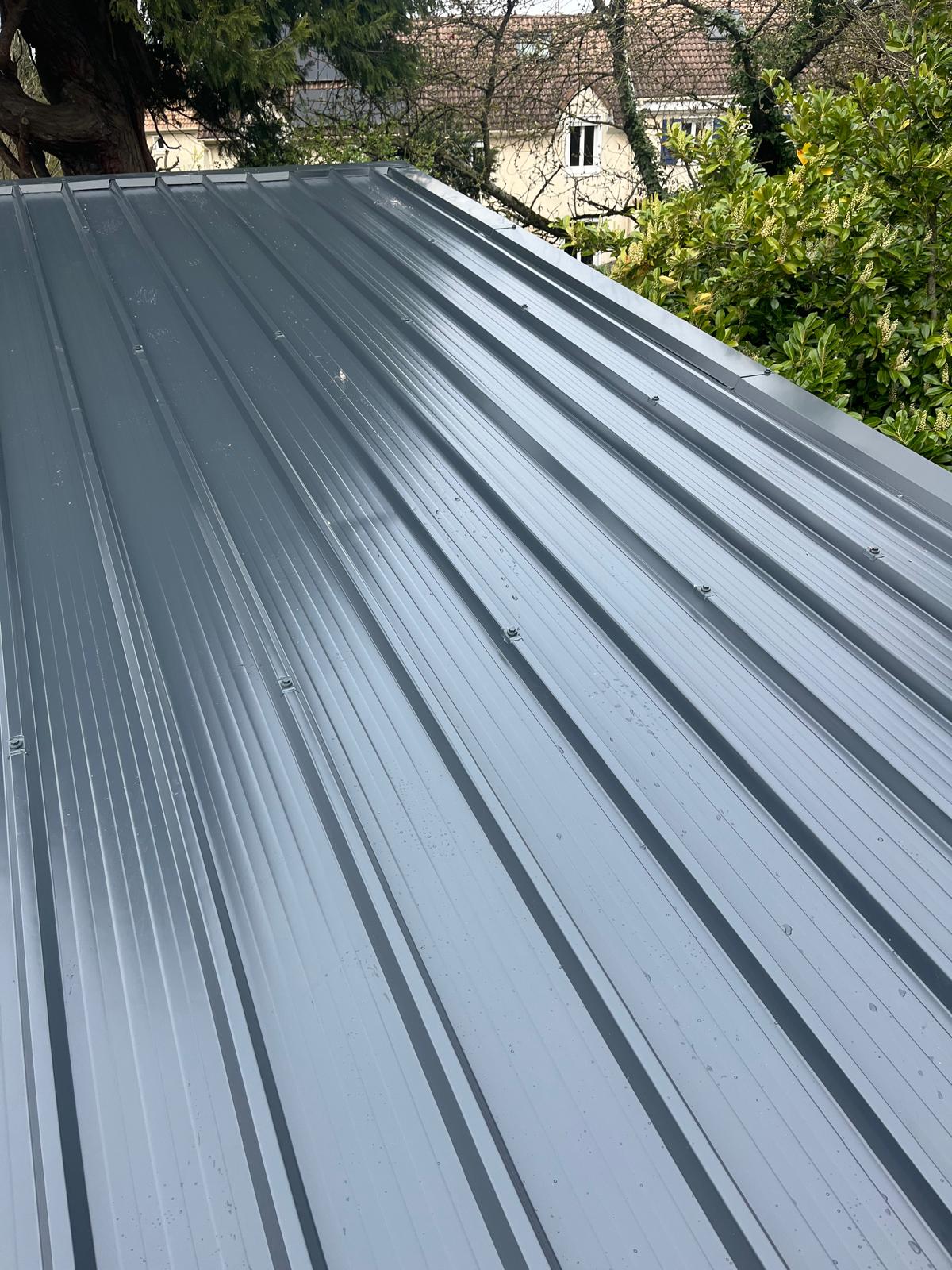 Couverture en bac acier gris anthracite